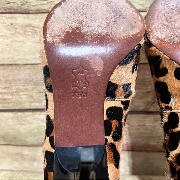 Tory Burch Leopard Print Celina Pointed Heels - Picture 9 of 9